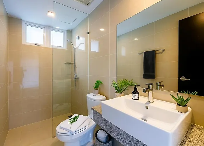 Luxury & Modern 2br Penthouse In Bgc Manila